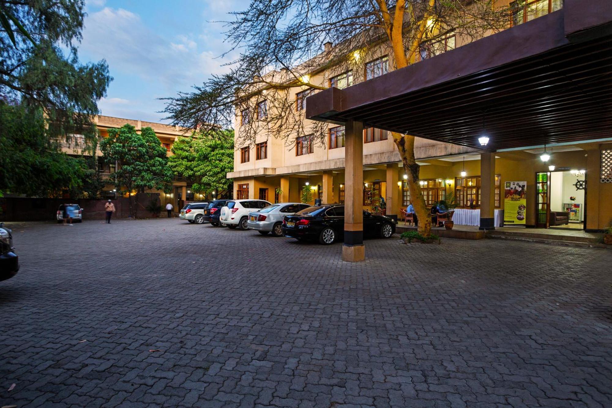 Chambai Hotel ナイバシャ エクステリア 写真